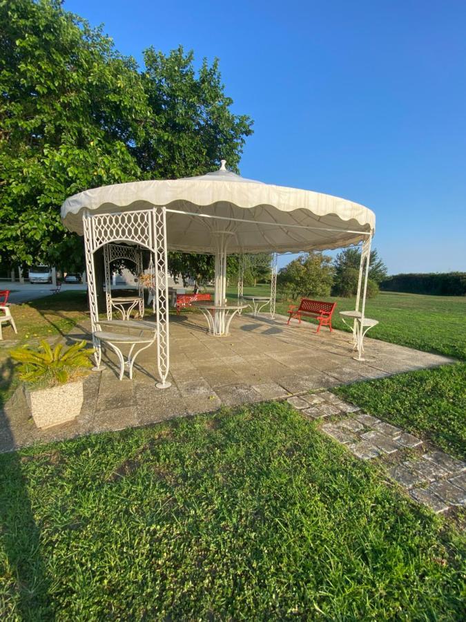 Tra Campagna E Mare Bed & Breakfast Lido delle Nazioni Ngoại thất bức ảnh