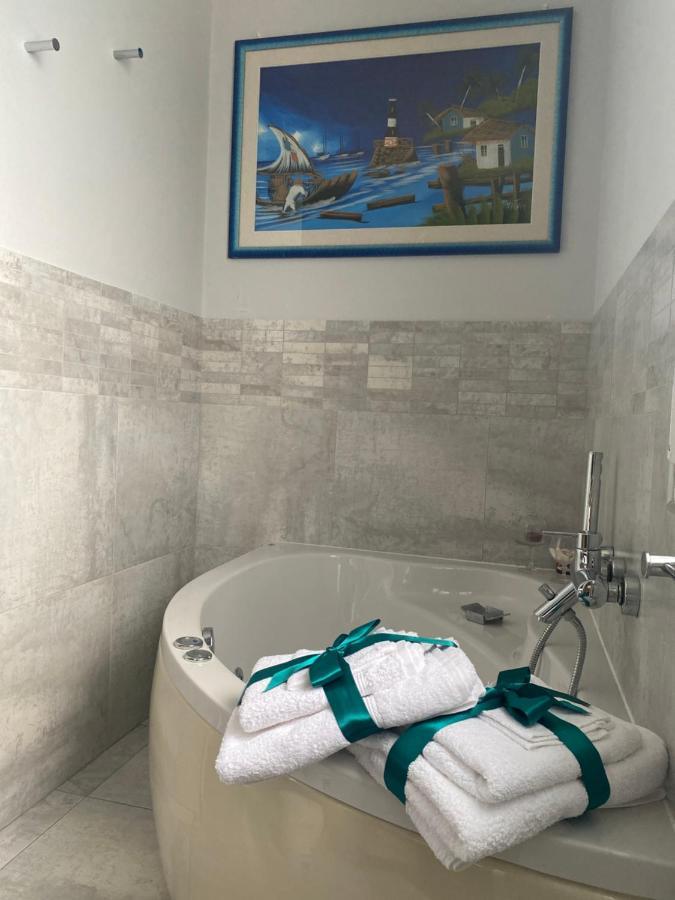Tra Campagna E Mare Bed & Breakfast Lido delle Nazioni Ngoại thất bức ảnh